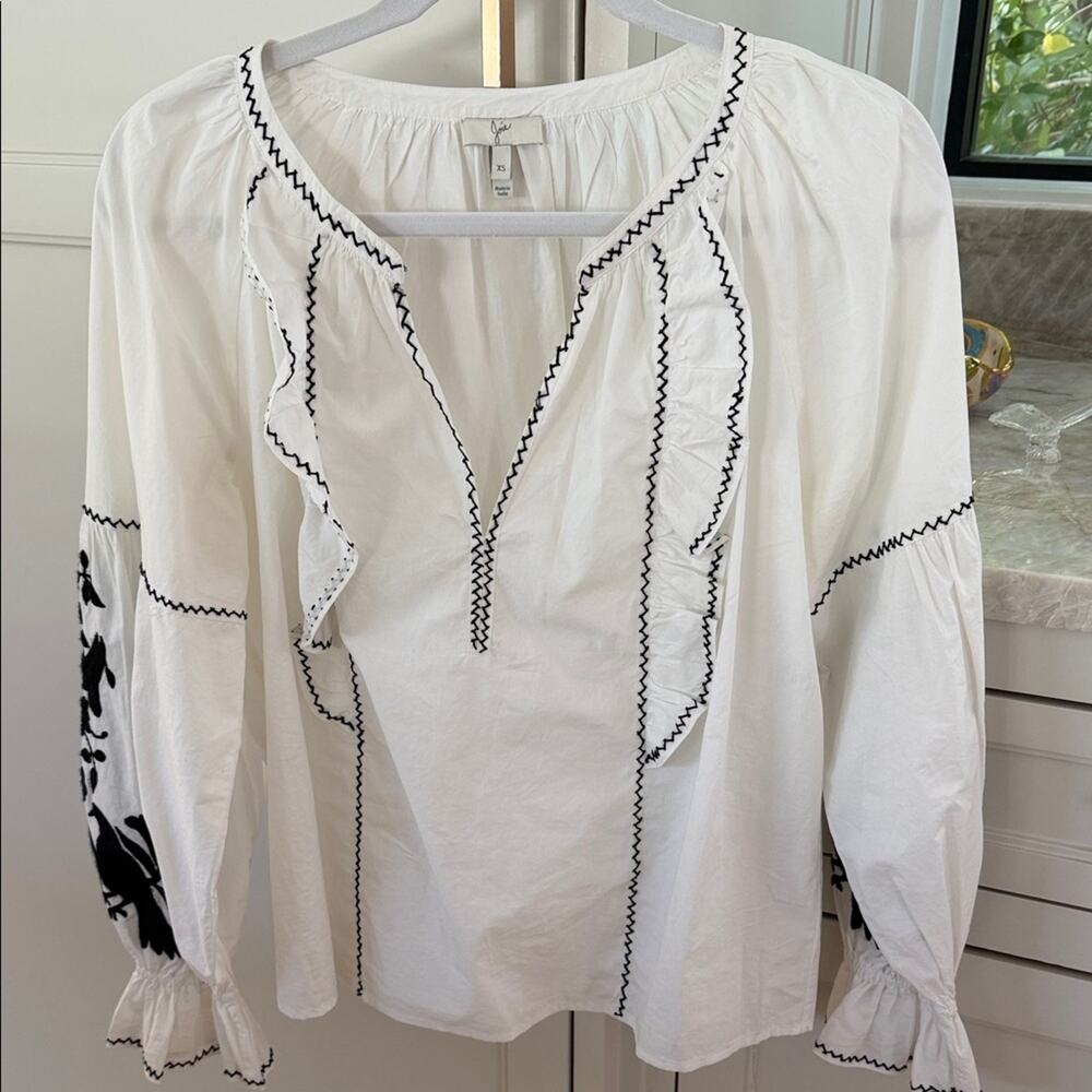 Joie Cleavanta Embroidered Peasant Blouse in Clean White Caviar, XS - Picture 2 of 7